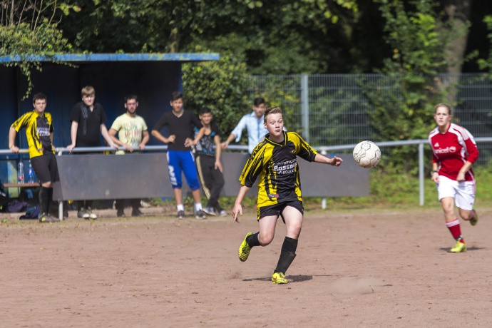 Sometimes big photos can come from little games. Just focus on the game and photograph emotions. Author: VFR Krefeld - Jugendmannschaften