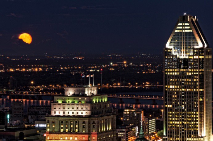 A very attractive night photo that proves that cityscapes are as good as any other landscapes. Photo: Alouette