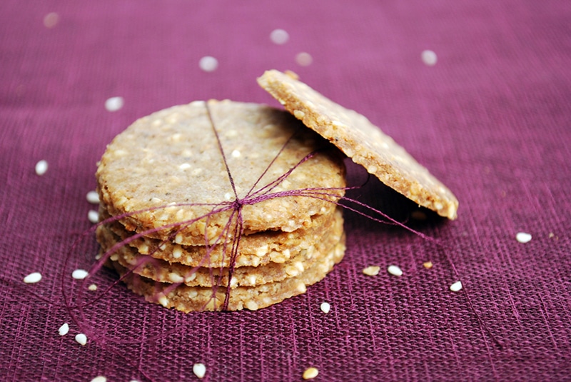 Cookies are ideal for photo experiments—you can bake them anytime and then wait for the right light. Unlike some other foods, they don’t bruise or break right away when moved around, and if they’re not too greasy, you won’t get greasy either. Nikon D60, Nikkor 18-55/3.5–5.6G, 1/20 s, f/5.7, focal length 55 m (35 mm equivalent: 82 mm)