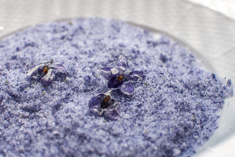 Normal sugar is handy for gauging white balance. But violet sugar... well, you might want something else white around. Nikon D60, Nikkor 35 mm/1.8, ISO 100, 1/1000 s, f/4.5, focal length 35 mm