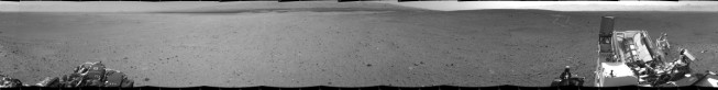 A panoramic view created with the help of the navigation camera after 21 days of Curiosity’s stay on the red planet. On the right you can see fresh tracks left by the rover. Photo: NASA/JPL-Caltech. 