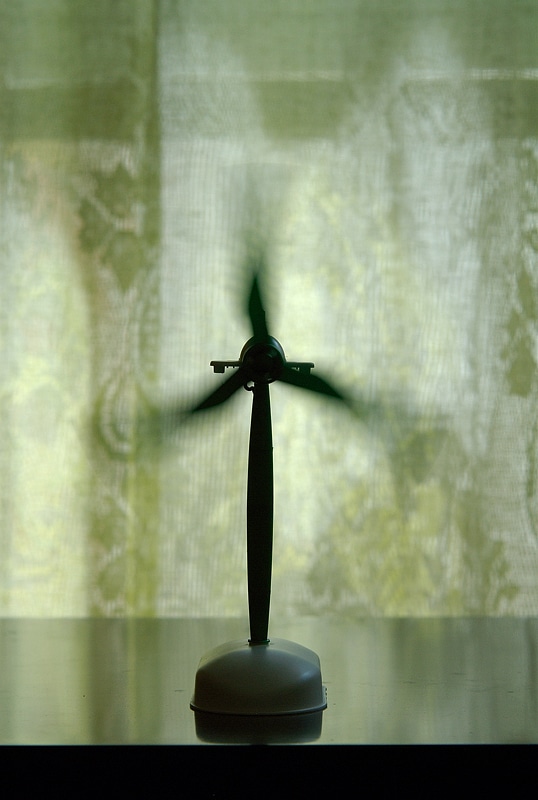1/125 s, F9, ISO 100. In my opinion this is the best picture: it’s clear both what object is shown, and that it’s in motion.