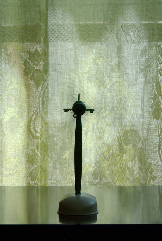 1/20 s, F22, ISO 100. This exposure is twice the length of the last. If I were to present this picture on its own, I wouldn’t be presenting a pinwheel, but instead a green curtain with something weird by it.