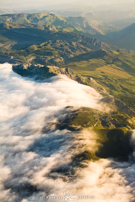 This beautiful view of the mountains of Spain was made possible by a dawn flight—this shot was taken at 7:20, just before landing. Canon 5D Mark II, Canon 70–200mm F2.8 IS II, 1/400 s, F5.0, ISO 400, focus 70 mm. Photo: Vít Kovalčík