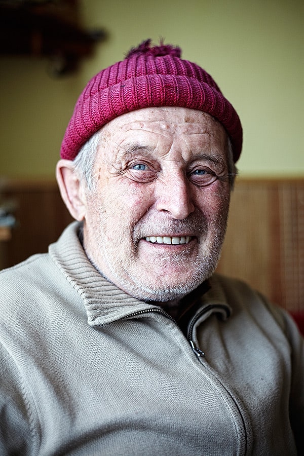 “This has been my favorite place to sit for over 50 years. And this is my favorite hat.” Canon EOS 5D Mk II, 1/80 s, F2.5, focus 50 mm. Photo: Majo Eliáš
