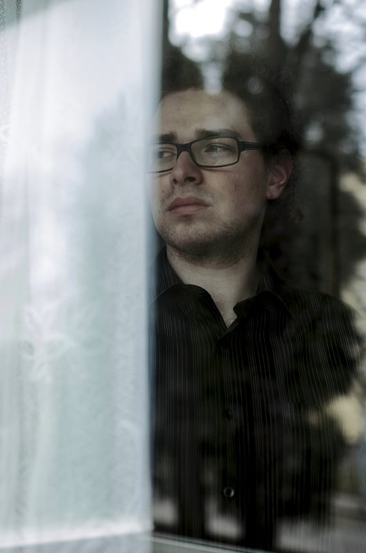 A reflection gives this otherwise ordinary portrait a new dimension. Photo: Majo Elias