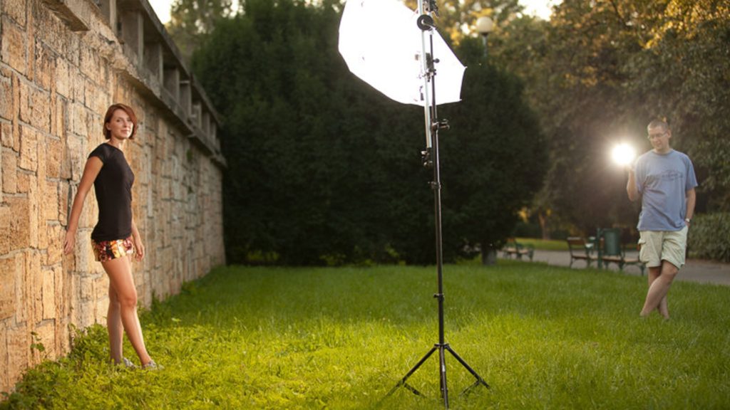 Outdoor Photography Lighting Kit / Whether it's natural sunlight