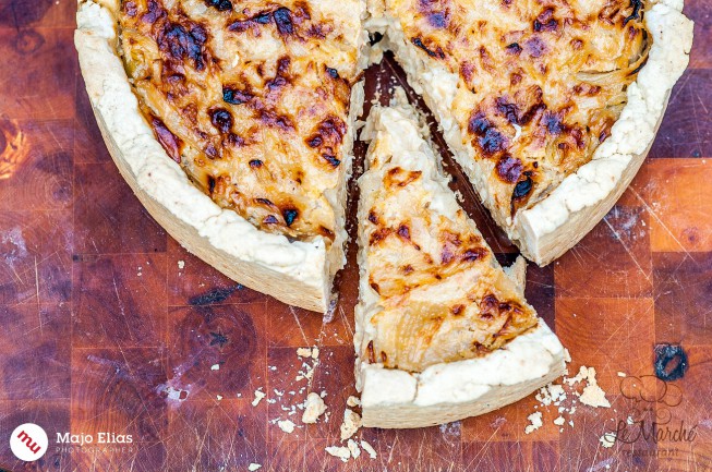 A diffuser and gilded light give this food an even better “face.”