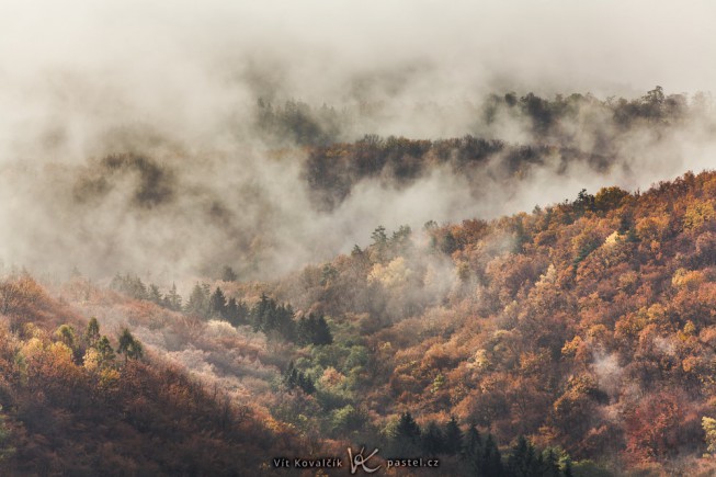 A small slice of a landscape otherwise covered in clouds. I needed to strongly increase the contrast and saturation to make the hills stand out enough. Canon 5D Mark II, Canon EF 70-200/2.8 IS II, 1/400 s, F8, ISO 100, focus 165 mm