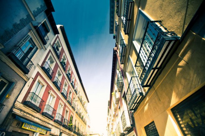 A street in Spain with extreme perspective. Canon 5D Mark II, Canon EF 16-35/2.8 II, 1/125 s, F2.8, ISO 100, focus 16 mm