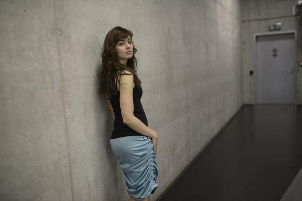 How to Work with a Gray Card | Learn Photography by Zoner Studio