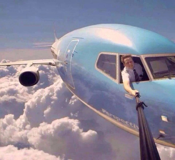 10-Pilot-selfie-AhmedAlKIremli.com_