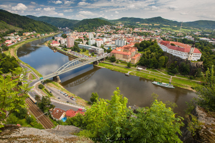 A city from above. Canon 5D Mark III, Canon EF 16-35/2.8 II, 1/30 s, f/10, ISO 100, focus 16 mm 