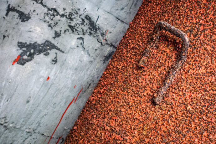 The striking color contrast of the rusty steel piping and the chipped concrete wall makes for an interesting abstract composition. Panasonic Lumix DMC-LX 3, 1/8 s, f/2.8, ISO 400, focus 12.8 mm (60 mm equiv.) 