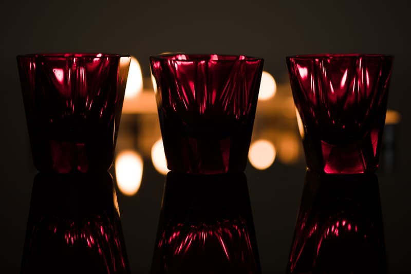 Red shot glasses. Canon 5D Mark IV, Canon EF 100/2.8 IS MACRO, 1/50 s, f/2.8, ISO 200, focal length 100 mm