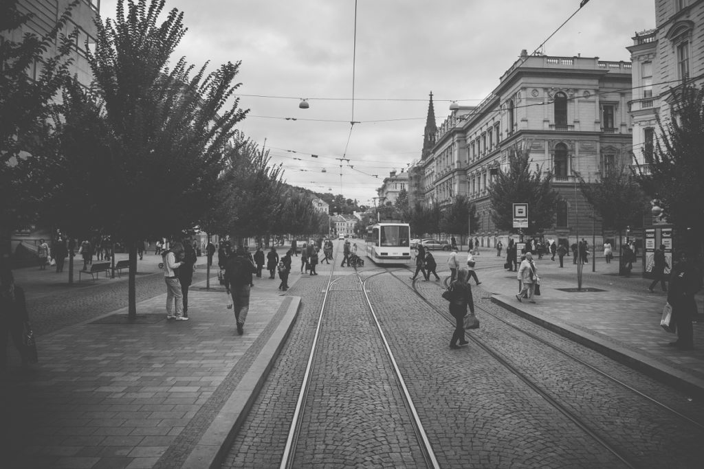 This picture was taken on a tram. I pressed the lens straight up against its rear window (with perfectly polished and clean glass), and so you can hardly tell I was taking pictures through it. Nikon D3300, AF-S NIKKOR 18-55 mm 1:3.5-5.6 G II, 1/640 s, f/4.5, ISO 200, focal length 18 mm