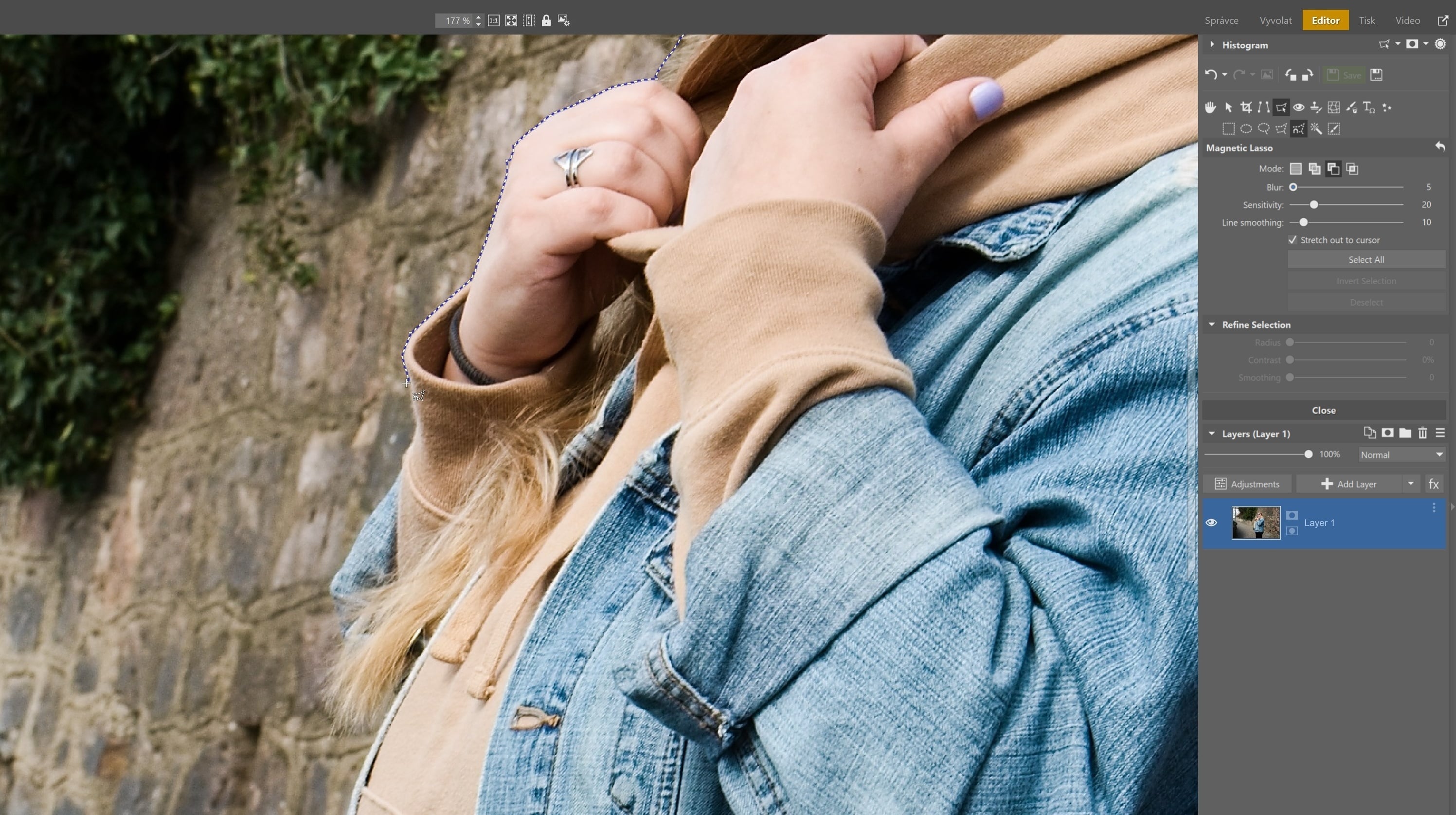How to Create Blurred Backgrounds for Portraits