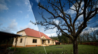 Improve Bland Skies on Your PC with Polarization