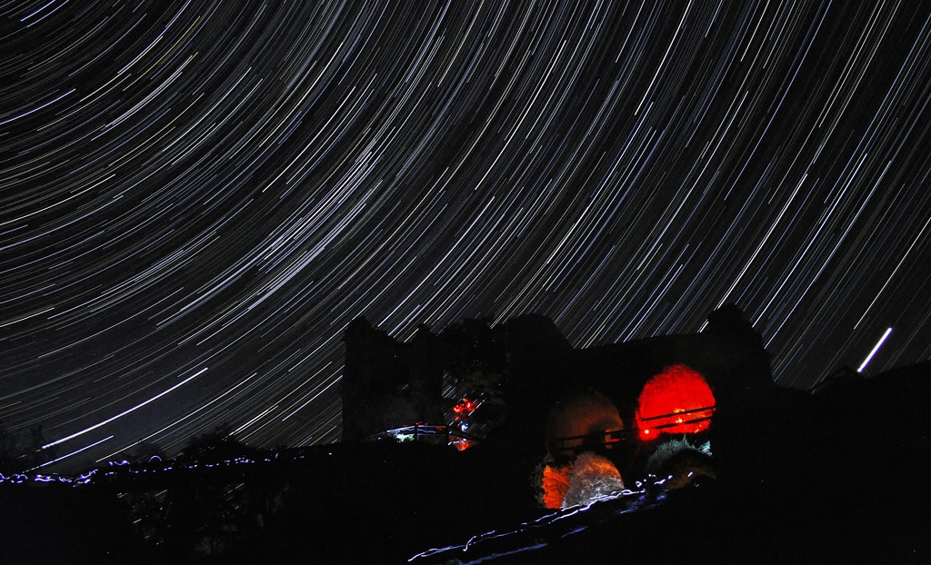 5 Tips for Photographing Star Trails: stars over Zubštejn.