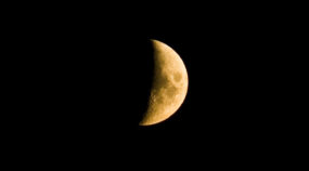 How to Photograph the Moon