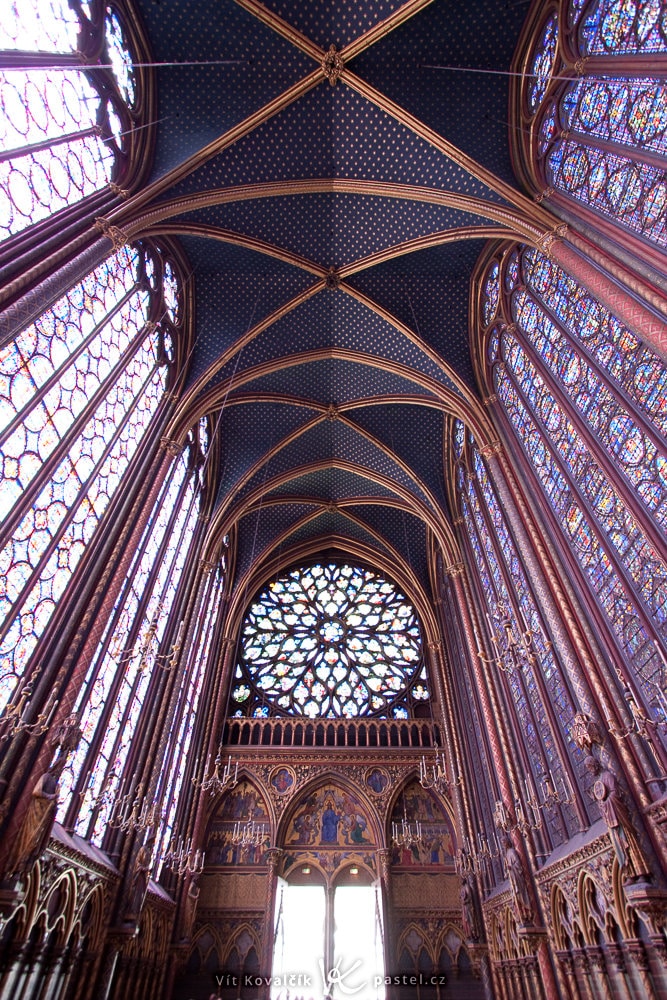 How to Photograph in Churches: too large dynamic range.