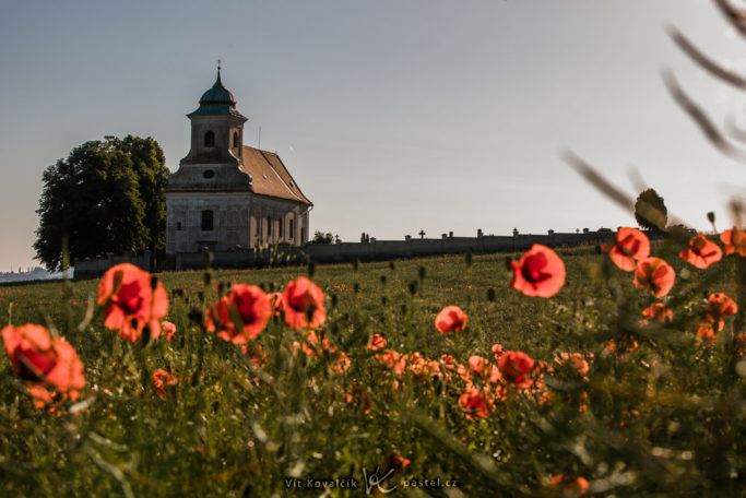 Simple Exercise to Improve a Photo Composition: Focused on the church.