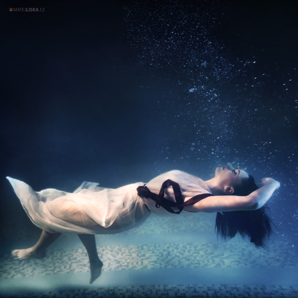Underwater Photography - sleeping underwater