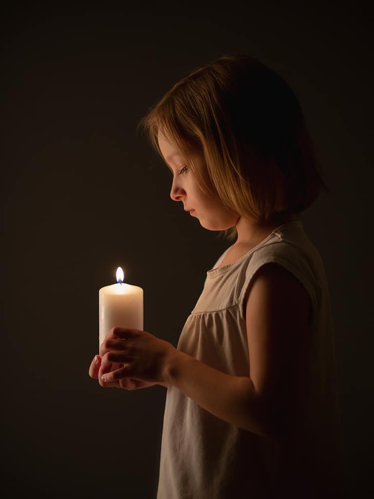 Get more original kid photos this Christmas - candle