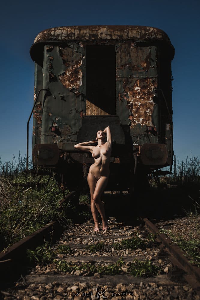 Nude photography: a model with closed eyes.