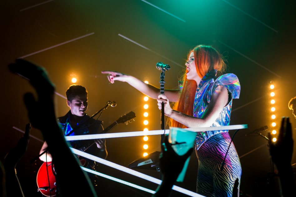 How to Photograph Concerts - longer exposure mydy rabycad