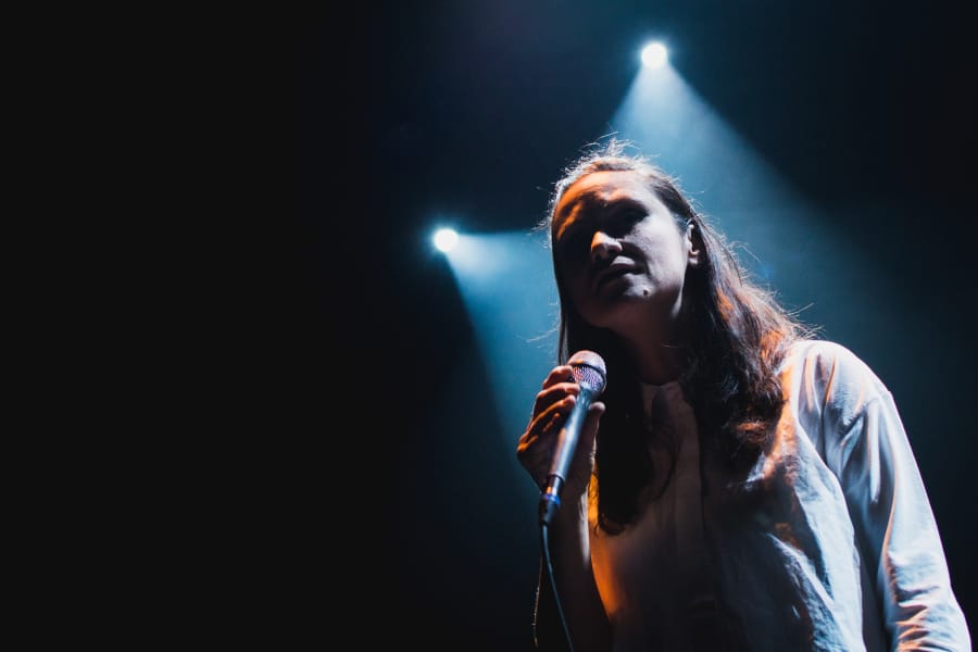 How to Photograph Concerts - point lights Lenka Dusilová