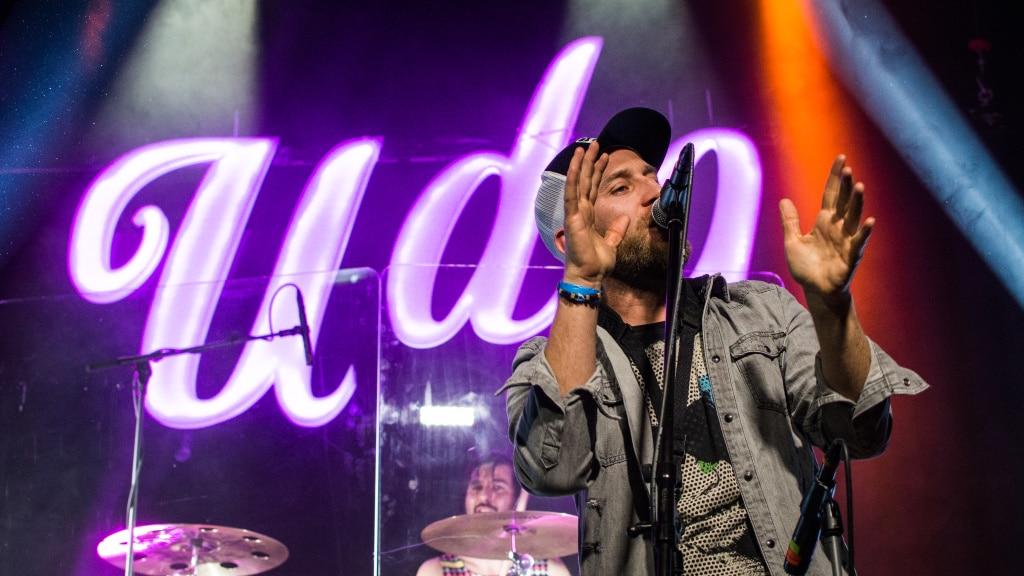 How to Photograph Concerts - strong light, UDG