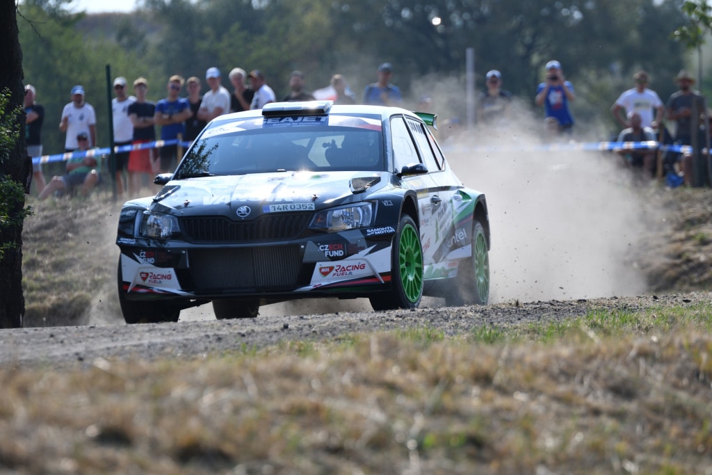 How to Edit Car Racing Photos - original photo no. 2