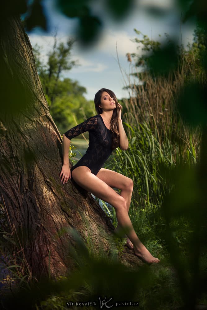 Foundations of Portrait Composition Part II - woman leaning on a tree