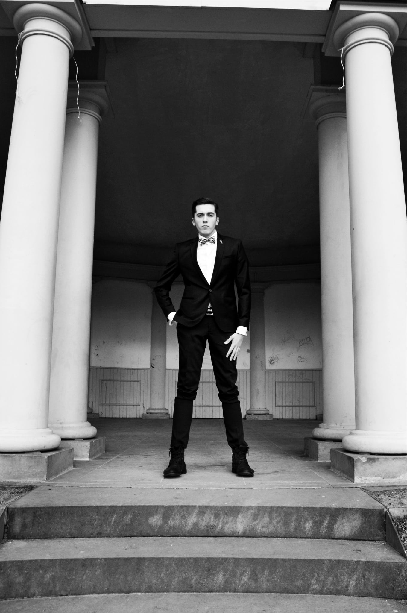 Portrait School I: The Secrets to Success? - model and pillars