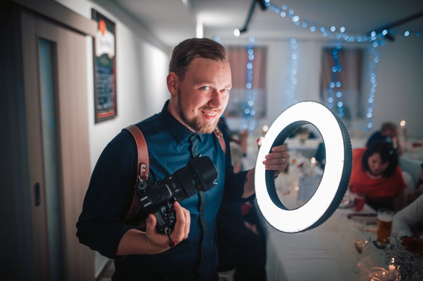 Portraits With an LED Ring Light - Matěj Liška