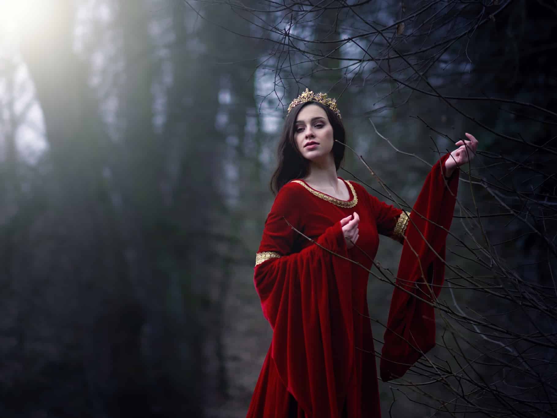 Fantasy Photographer Lucie Amulett: “My Favorite Look for My Models? Dirty With Ruffled Hair!”