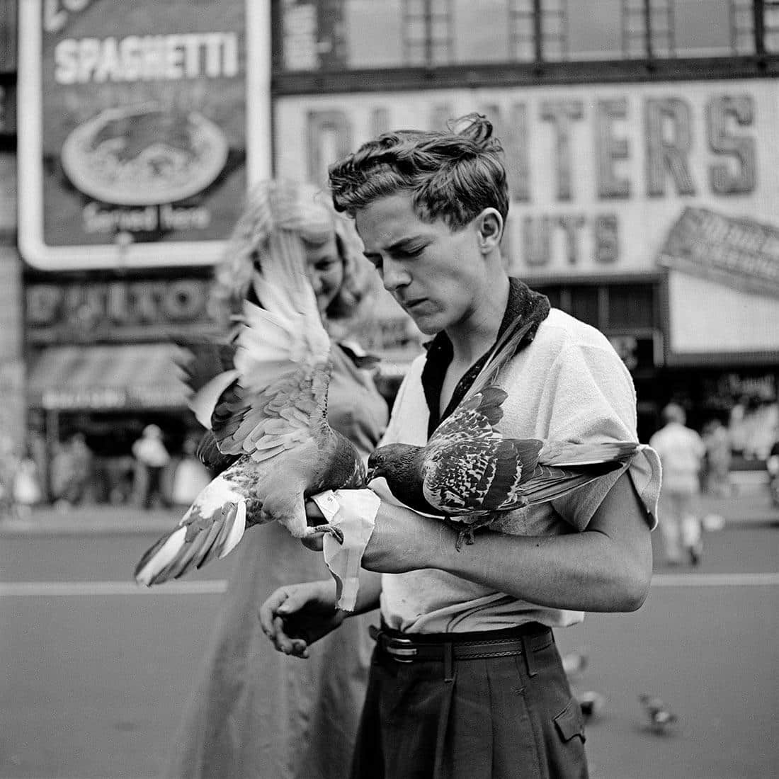 8 Clues to Better Street Photography in the Works of Vivian Maier