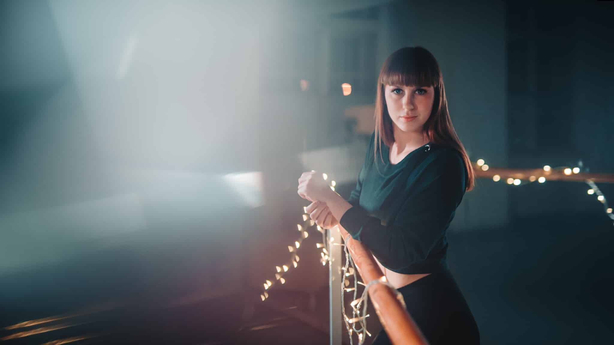 Want Truly Original Portrait Lighting? Then Experiment With Reflections and Refraction!