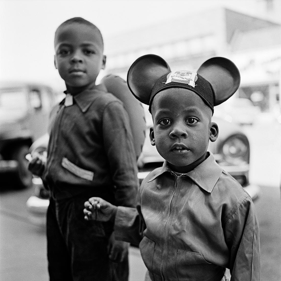 8 Clues to Better Street Photography in the Works of Vivian Maier