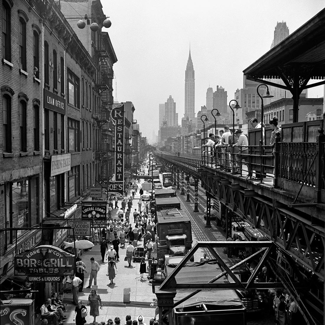 8 Clues to Better Street Photography in the Works of Vivian Maier