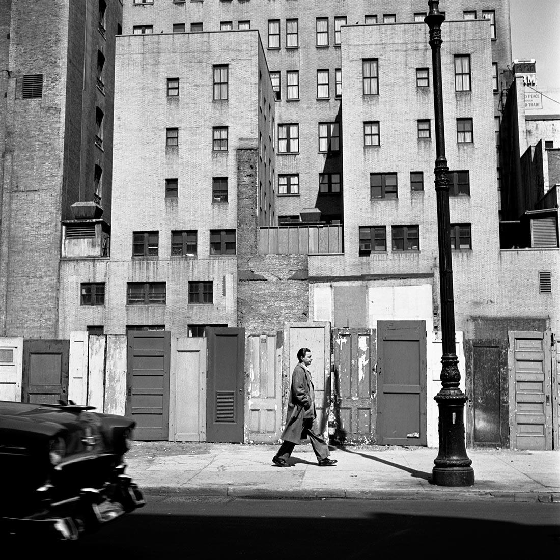 8 Clues to Better Street Photography in the Works of Vivian Maier
