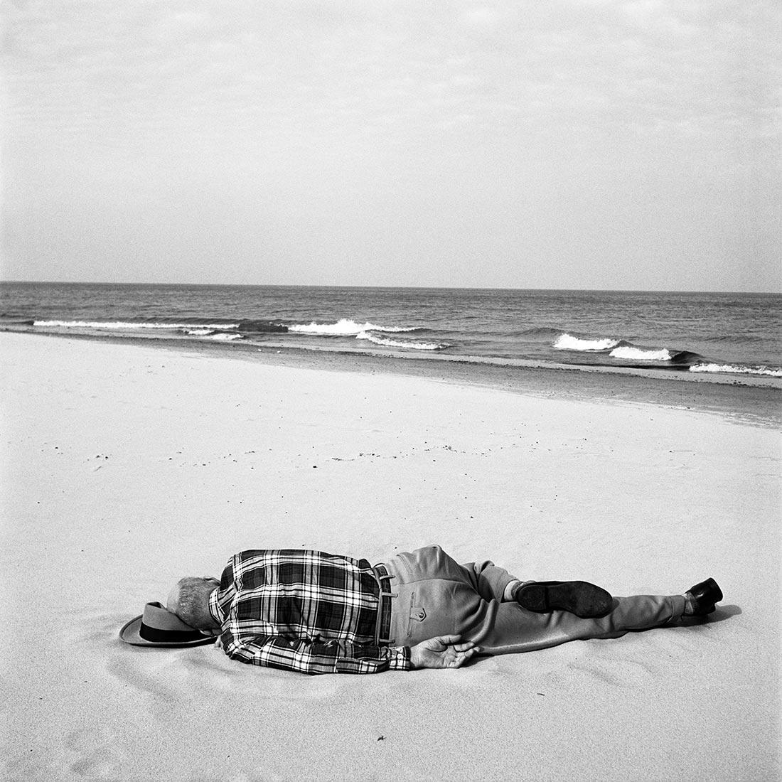8 Clues to Better Street Photography in the Works of Vivian Maier
