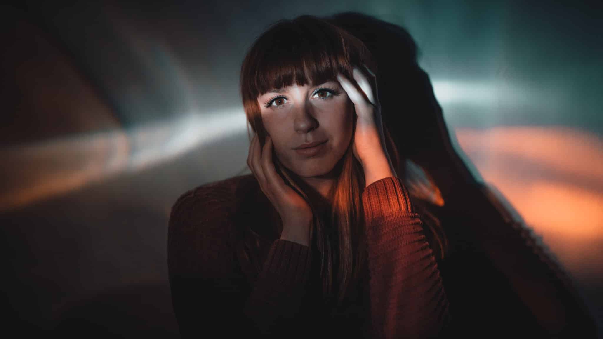 Want Truly Original Portrait Lighting? Then Experiment With Reflections and Refraction!