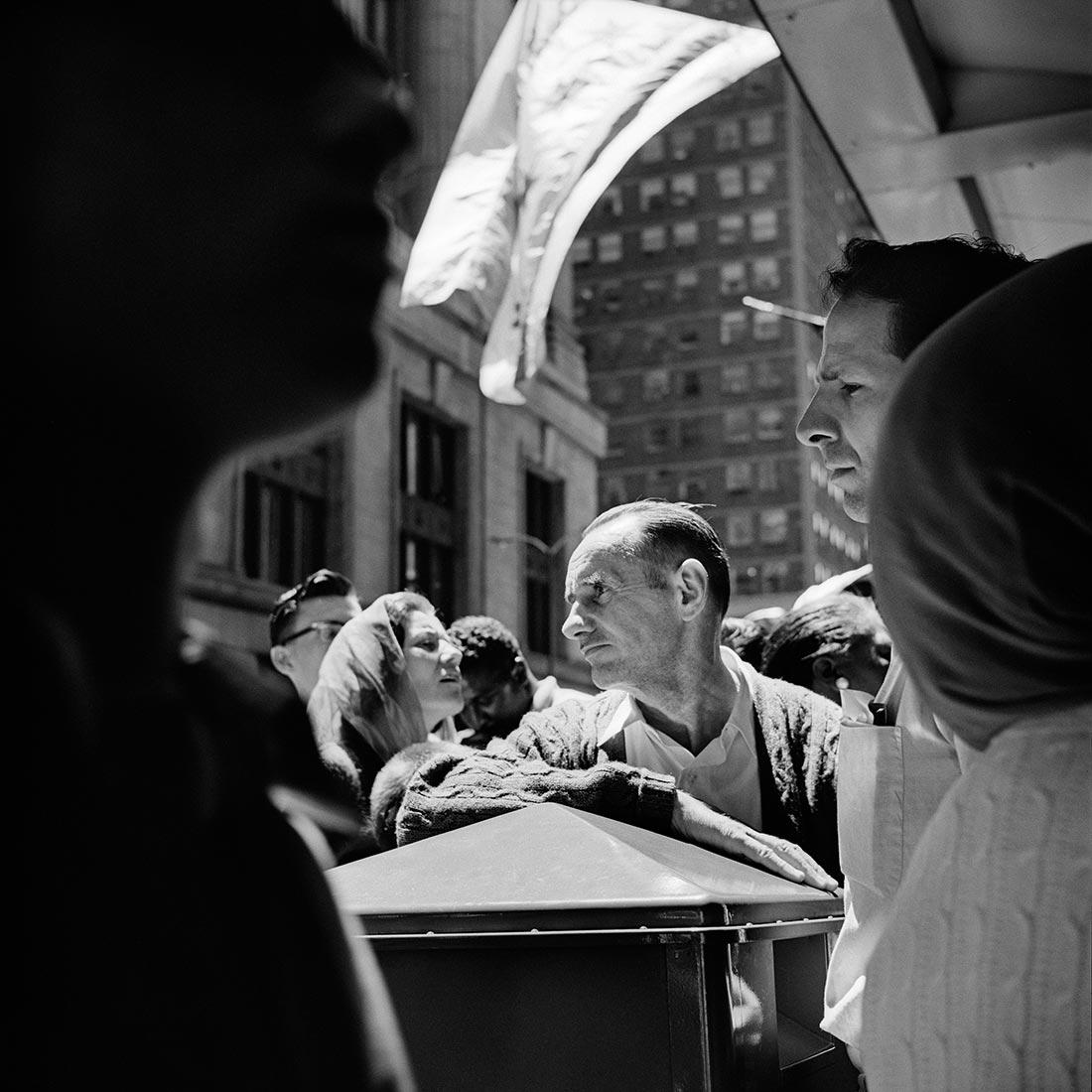 8 Clues to Better Street Photography in the Works of Vivian Maier