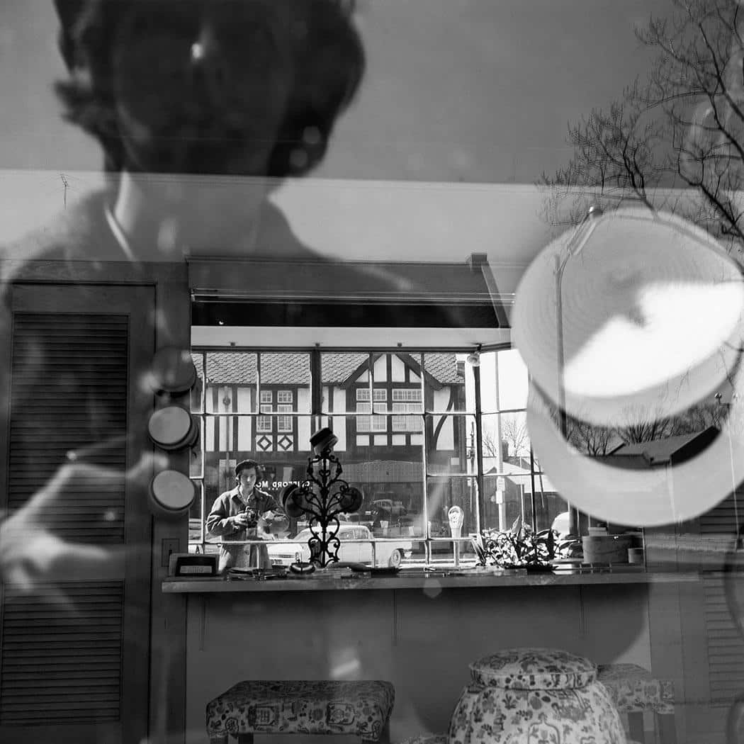 8 Clues to Better Street Photography in the Works of Vivian Maier 