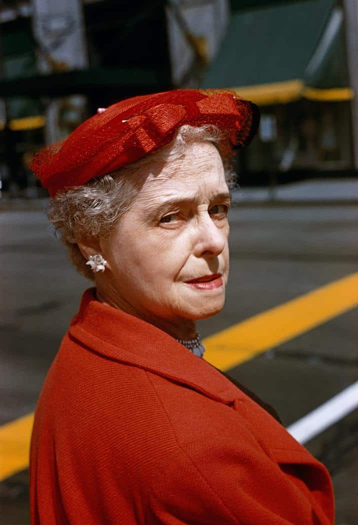 8 Clues to Better Street Photography in the Works of Vivian Maier 