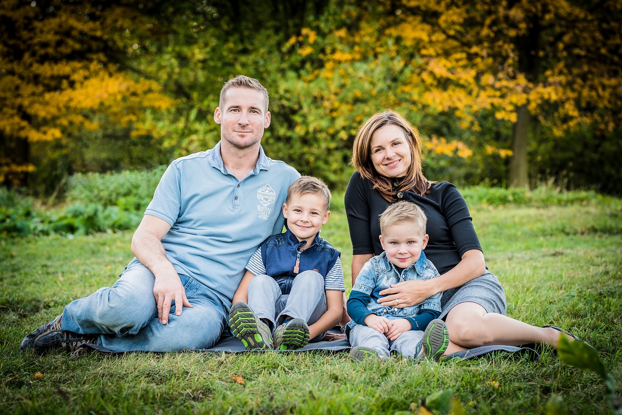 Photographing Families: Learn the Basics of Group Photography