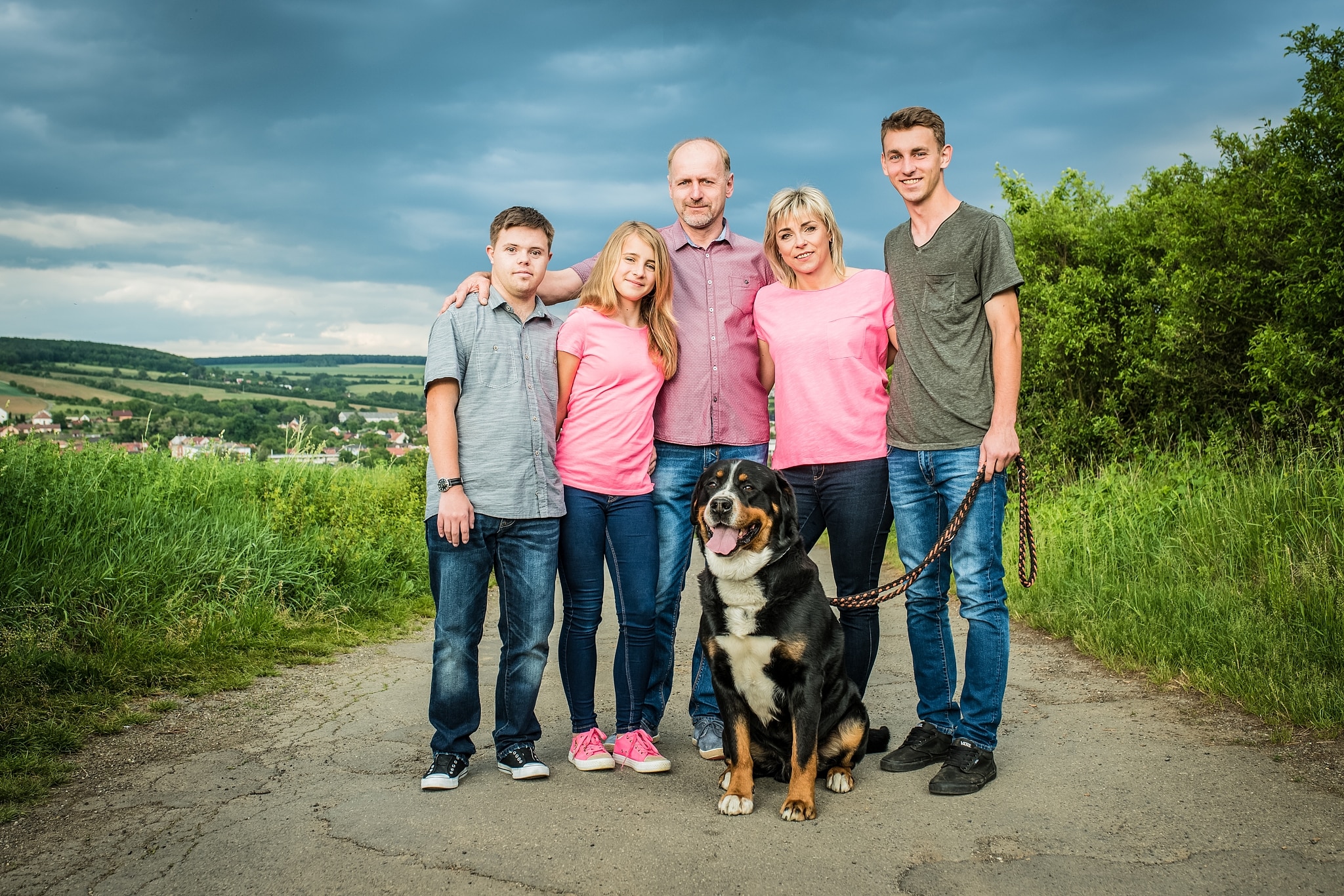 Photographing Families: Learn the Basics of Group Photography