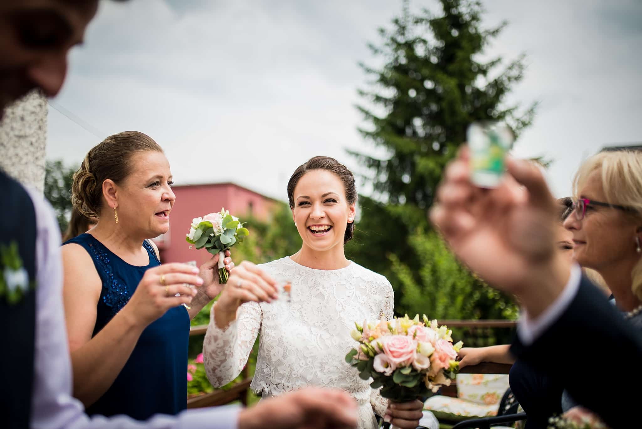 No More Faux Pas on the Big Day! 8 Basics of Wedding Photography Etiquette